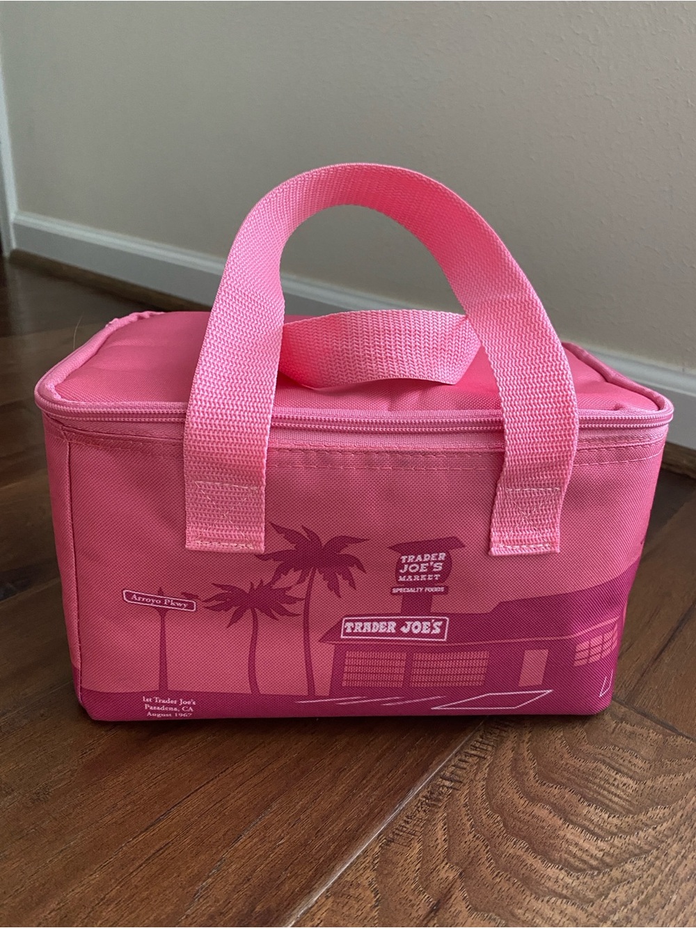 Trader Joes Pink Insulated Mini Reusable Lunch Bag Cooler New without tags